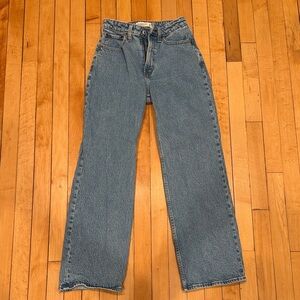 Abercrombie & Fitch 90s relaxed Jean high rise. 25/0 Short